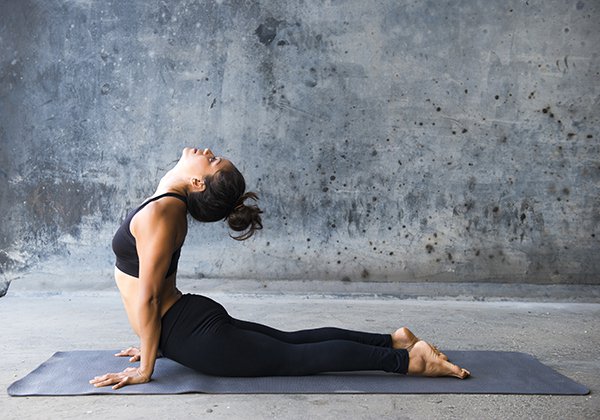 Bài tập Yoga giúp nâng ngực và làm săn chắc vòng 1 - giangyoga