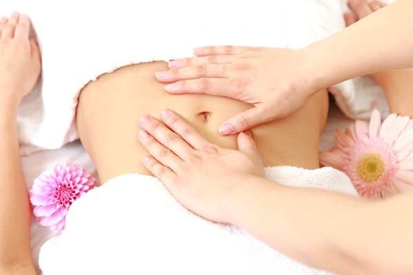 Massage là phương pháp giảm cân hữu hiệu cho phụ nữ sau sinh