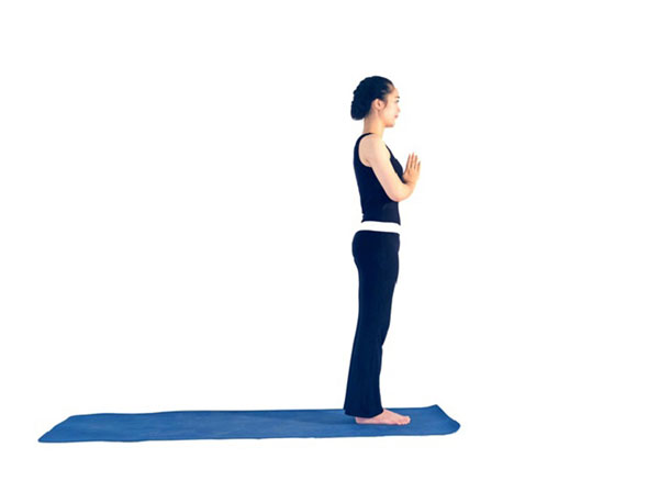 Động tác 1: Tư thế Trái Núi - Tadasana