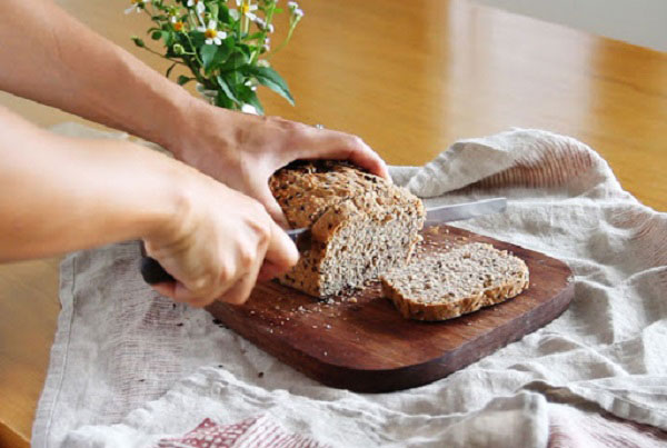 Cách làm bánh mì nguyên cám khá đơn giản