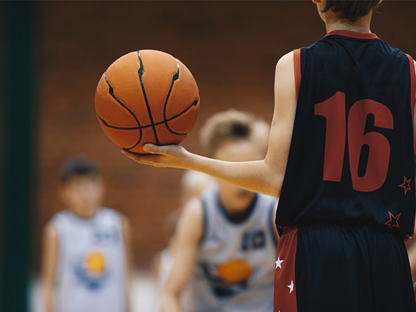 Chơi bóng rổ giúp tăng chiều cao tuổi 15