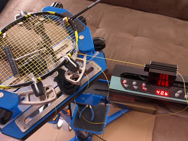 Thanh lý máy căng vợt cầu lông cũ: Có nên mua?