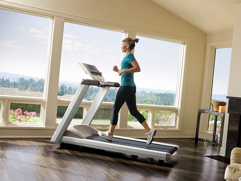 Tư thế sử dụng máy chạy bộ đa năng giá rẻ đúng cách