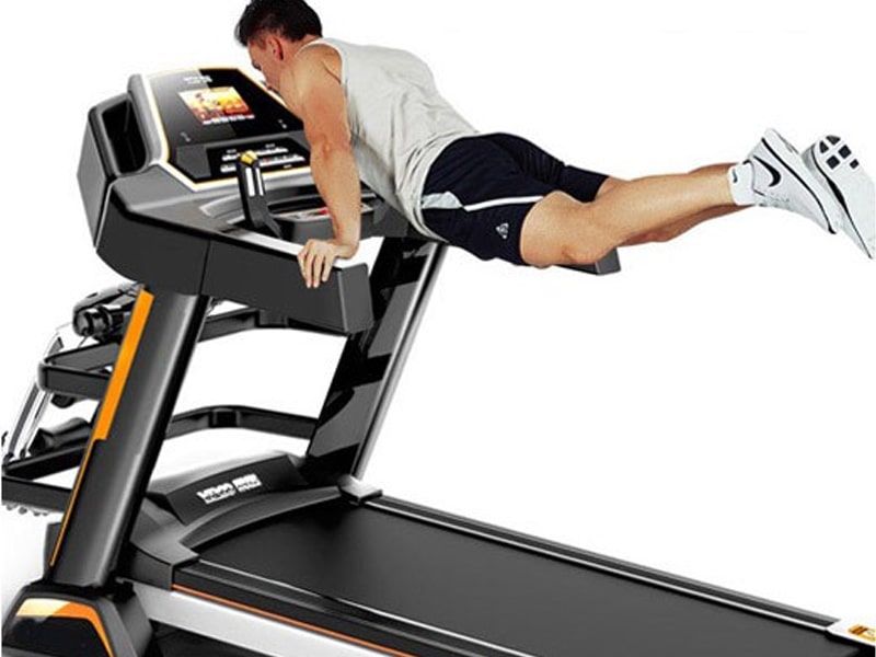 HQ 555 có động cơ sở hữu công suất mạnh mẽ