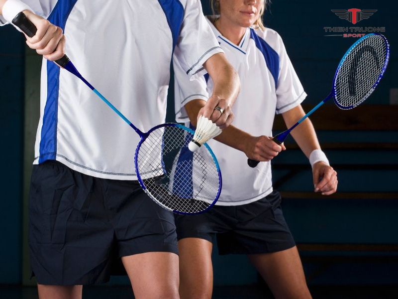 Lỗi phát cầu cản trở tầm nhìn của trọng tài