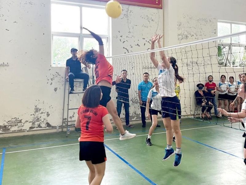 Cách đập bóng chuyền hơi cao tay