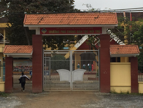 Thi công sân bóng chuyền tại Trường PT dân tộc nội trú Hà Nội