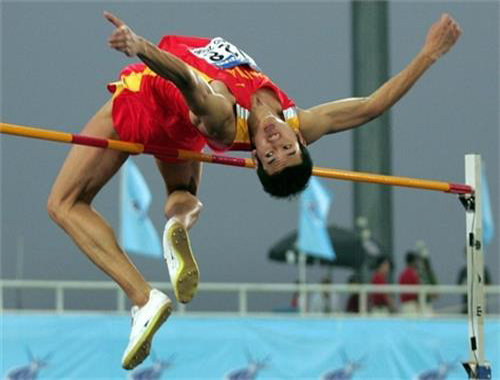 Xà nhảy cao thi đấu T001 khi sử dụng